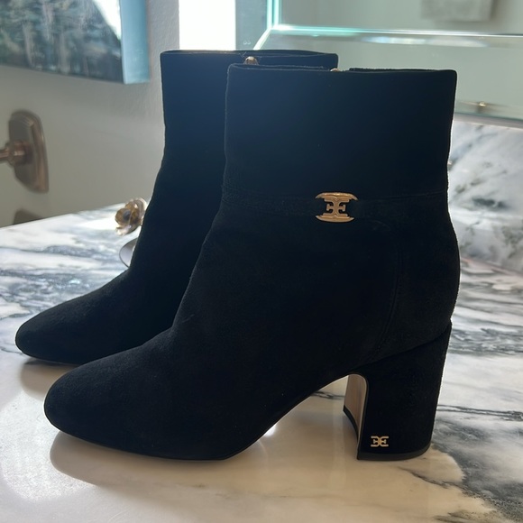 SAM EDELMAN Square Toe Ankle Bootie. SZ 7.5. Color Black Suede. Gold Hardware. - Picture 2 of 8